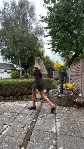 📍Slades Cottage, Rockbeare Join Tia and fall in love with this enchanting Devon Longhouse; a home brimming with charm and character and located in the heart of Rockbeare village ☘️🌿 📞 01392 341685 📧 sales@buttestates.co.uk 🌎 www.buttestates.co.uk #estateagent #estateagents #estateagentsofinstagram #exeter #sellinghomes #sellingyourhome #ukproperty #rightmove #propertyladder #propertydevelopment #propertydeveloper #propertyinvestor #buytolet #firsttimebuyer #home #property #forsale #dreamhom