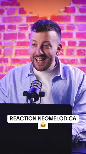 Reaction neomelodica appena pubblicata in versione integrale, quindi ottima anche per la dieta 🤷🏼‍♂️