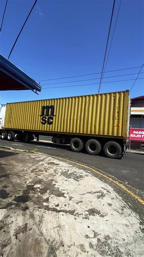 Esa fue la alineación del contenedor en Euromobilia en barrio cuba San José 🇨🇷✌🏽😎 pura vida😎#paratiiiiiiiiiiiiiiiiiiiiiiiiiiiiiii #hidalchi🚛🚛🍓🍓 #centroamerica #trailerosdecorazon #trailerosdelmundo