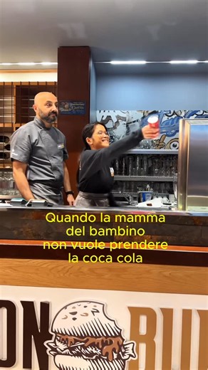 Monburger on Instagram: "Non tutti i pianti sono per la cipolla 🧅 A volte è solo Coca-Cola 🥤🙂 #monburger #hamburger #burgerlife #dietroalbancone #vitadalocale"