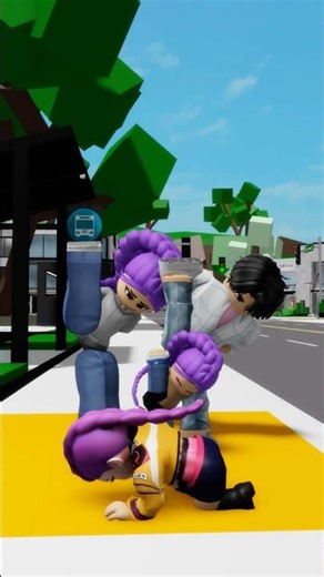 Fake Rumi Steal Her Phone Then Jinu did The Military Dance 😳 #roblox #robloxshorts #shorts