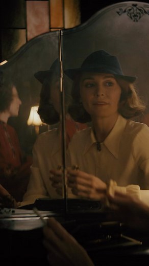 Jen Tullock on Instagram: "a meet cute 💄Perry Mason season 2 episode 1 is now streaming on @hbomax #PerryMasonHBO"