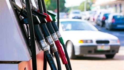 Police investigating | Man drives away from gas station pump with hose still attached to vehicle