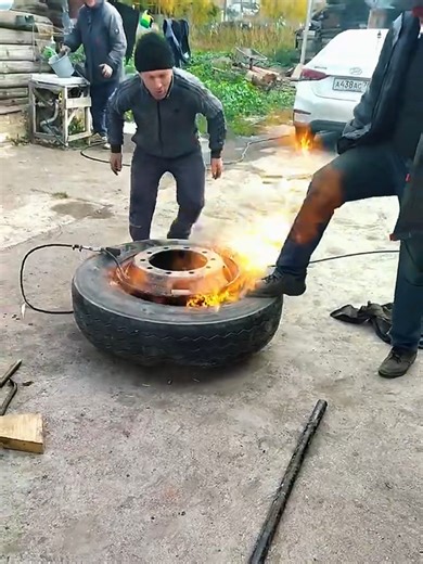 Why do they explode tires? #авто #техника #грузовик #водитель | Car Tires