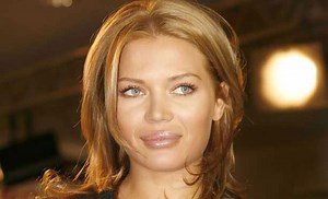 A alergat dupa doi iepuri si nu a prins nici unul! Abandonat de Gina Pistol si de Anda Adam, Radut iese singur la restaurant!