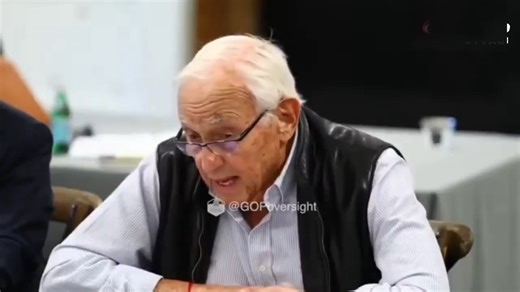 莱斯·韦克斯纳证实，爱泼斯坦曾为美联储缔造者罗斯柴尔德家族以及杰夫·贝佐斯和谷歌工作。他律师凑近他，说道：“如果你再用超过5个字回答问题，我就他妈的杀了你。”