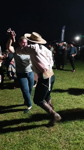 Baile en Cherry: ¡La Fiesta que No Te Puedes Perder!