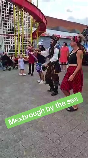 Had a great day at Mexborough balloon modelling for there summer event #balloontwisting #balloons #dance #entertainer