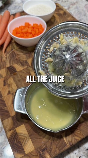 Stop throwing away half your lemon. I’ve tested so many lemon squeezers — cheap ones, heavy ones, viral ones — and this is the ONLY one that actually presses it dry. More juice. No seeds. No hand cramps. No mess. If you cook with lemon, this is a must. Tap to shop in my TikTok Shop.