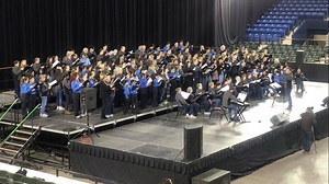 Listen now to 'Let There Be Peace on Earth' (arr. by Mark Hayes), which concluded a two-day festival called 'Reconnecting Through Art / Reunidos en Arte.' Concerts in El Paso, Texas, and Ciudad Juárez, Mexico, were held to promote community and healing through the arts. Under the direction of Jonathan Palant, associate professor at the University of Texas, performers included opera legend Frederica Von Stade; students from the University of Texas at Dallas and El Paso; Chorus Ciudad Juárez; Dall