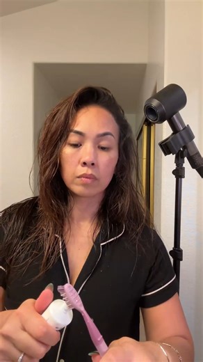 A multitasking blowout for busy mornings ✨💨 @jesscernahair Shop: https://itsblossom.com/affiliation/redirect?store=us&storefront=AEHWP265LPLEI3VLGYKPHGOVIGYQ/list/UTDHMPXGBGF6 | Blusher