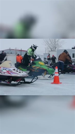 SNOWMOBILE SPEED RUN #speed #dragrace #snowmobile #ice #iceracing #sled