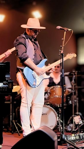 Live Blues/Rock Energy — “Layla” Solo by Marco Olita #layla #liveguitar #bluesrock #guitarsolo