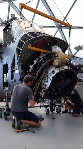 The Flying Bulls on Instagram: "S58 2.0 in progress 🤓 📹@zajcmaster #sikorsky #S58 #sikorskyhelicopter #radialengine #helicopter #pistonpower #walli #theflyingbulls #redbull #rotorcraft"