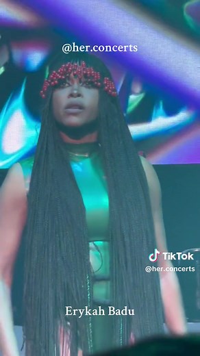 Erykah Badu Bag Lady Live Concert Performance