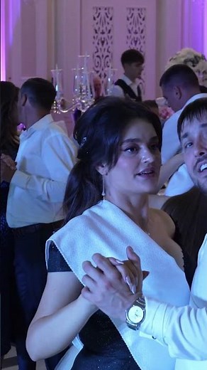 Traditional dances with Ian Raiburg 💃