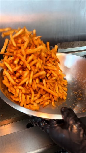 These sliders have all of our attention 🙂‍↕️❤️‍🔥 Fries first, sliders second… or both at the same time? 🍟🍗👀 🐓 Rooster's Nashville Hot Chicken 📍 369 Bloomfield Ave, Montclair, NJ 07042 #RoostersMontclair #NJEats #MontclairNJ