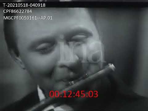 Jean Pierre Rampal performs solo flute works as well as duets with Bernard Gavoty on piano.