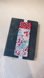 Christmas gift idea 🎄🎄 DIY pen holder and bookmark from scrap fabric. Gift idea. #DIY #tutorial #sewing #sewingidea #chriatmasgift #christmasgifts #christmasgiftidea #christmasgiftideas #giftidea #giftideas #holidaygift #christmaspresent #sewingproject | Yulianti Blossom