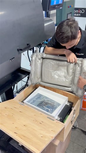 Foam packaging is more reliable for the export protection of precision instruments.