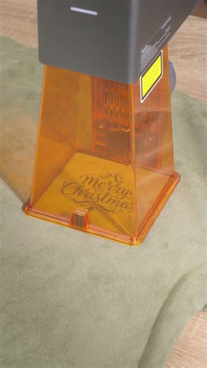 Have you ever tried laser engraving on clothing? #laserengraving #diy #christmasgifts