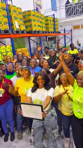 Amazing moments from @chioma ikokwu outreach with the Lagos Food Bank. Her energy and warmth created a genuine bond with the #foodbankvolunteers and bringing smiles to so many faces. ❤️ This is #NOTALAGOSSTATEPROJECT #lagosfoodbankinitiative #tefap