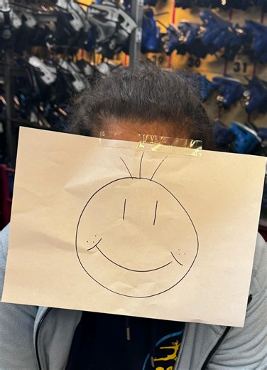 Eisstadion Polarion: Freundlicher Kundenservice und Schlittschuhe