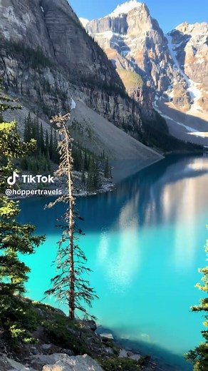 Explore the Beauty of Lake Moraine in Canada