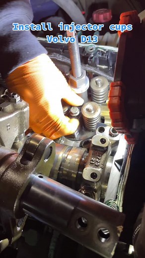 Reemplazo de tazas de inyector Volvo D13