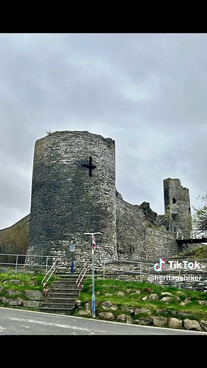 Aberystwyth Castle, Aberystwyth, Ceredigion Built in stone in 1277 during the reign of Edward I and completed in 1289 this concentric design castle made for an imposing building set along the coastline. The castle was seized by Welsh forces in April 1404 during the Owain Glyndwr uprising but taken again by the English in 1408. In 1646 Aberystwyth Castle was surrendered to Parliamentarian troops who set about destroying the castle. From 1639 to 1643 the castle was officially licensed to mint coin