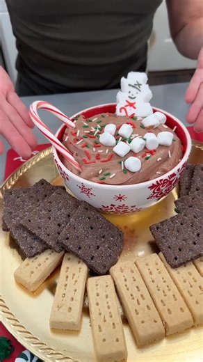 239K views · 929 reactions | guests love this holiday treat produced by Jacky P | Home Hacks & Easy Snacks | Facebook