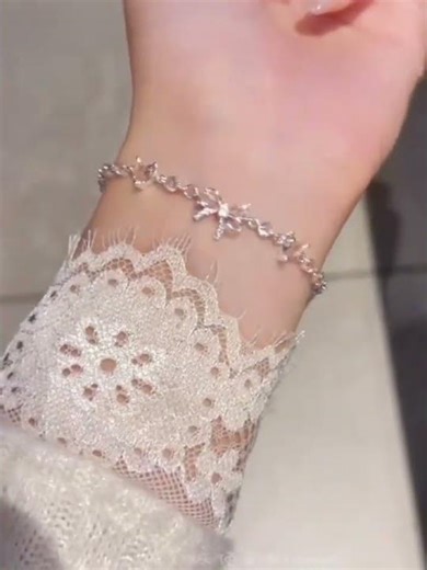 Elegant and Trendy Bracelet Collection: Unveil Your Style