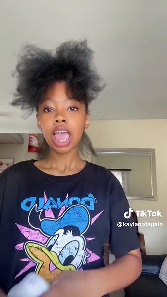 I’m trying new protective hairstyles on my hair and mini twists take forever and a day😭 but totally worty it#kaylabrauns #minitwistsonnaturalhair #minitwists