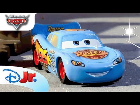 Lightning McQueen Needs A Car Wash! 🧼 | Pixar Cars x Mattel | ‪@disneyjr‬​