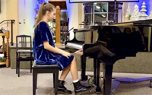 学钢琴5个月的Karolina Protsenko的现场演奏_哔哩哔哩_bilibili