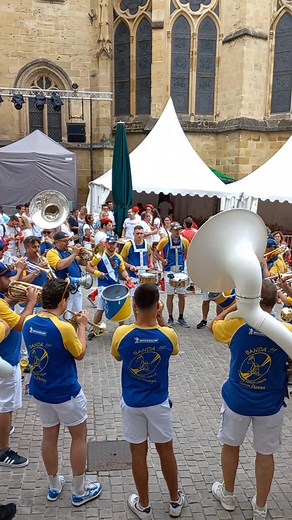La banda de Cournon reprend des tubes incournables aux Fêtes de Bayonne #FDB2023 | Sudouest.fr Pays Basque