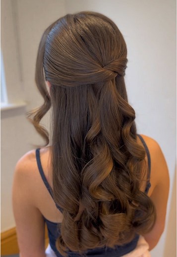 Perfect Half-Up, Half-Down Wedding Hairstyle Inspiration