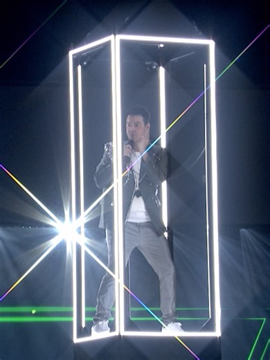 The boys are back! @nkotbofficial heated up ❤️‍🔥 the #RockinEve stage at @parkmgm with