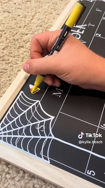 OCTOBER is almost here!!!! 🕷️🕸️👻🧡🎃 #chalkboard #asmr #calendar #chalkart #asmrvideo