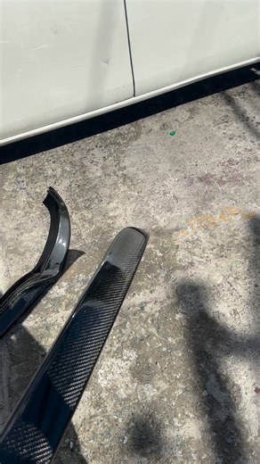 DEVSPLITTER MOTORSPORTS on Instagram: "Spoiler de baul c300 fibra de carbono 10500 Negro mate 5500 Lip c300 2015/2018 Fibra de carbono 13500 Negro mate 5500"