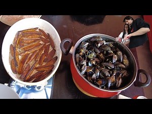 Mussels steamed with garlic, butter and blue cheese