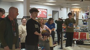 Elizabethtown senior Cole Winters pushes past disability on the bowling alley