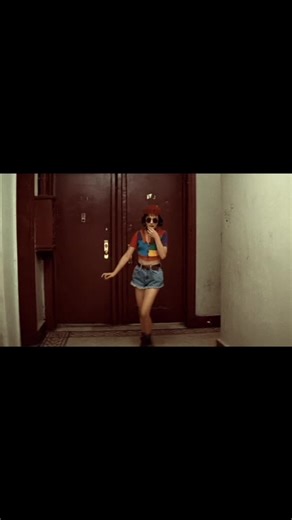 Mathilda's Iconic Outfits in Léon: The Professional