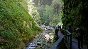 Pyrénées basques, waterfall in the gorges of Kakuetta