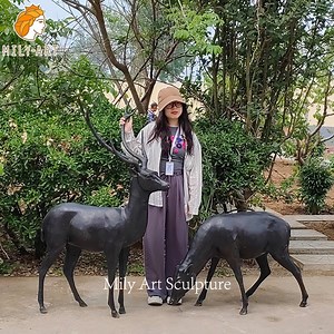 [Hot Item] Life Size Metal Deer Sculpture Black Bronze Stag and DOE Statue