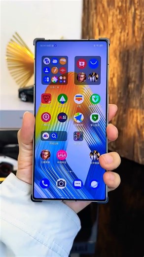 Red Magic 11 Pro features a spring-loaded buckle design, an all-aluminum alloy shell for easy