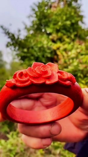 Crafting a Unique Rose-Shaped Object: A Creative Guide