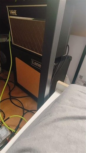 Randy Rhoads tone using both Vox and Laney