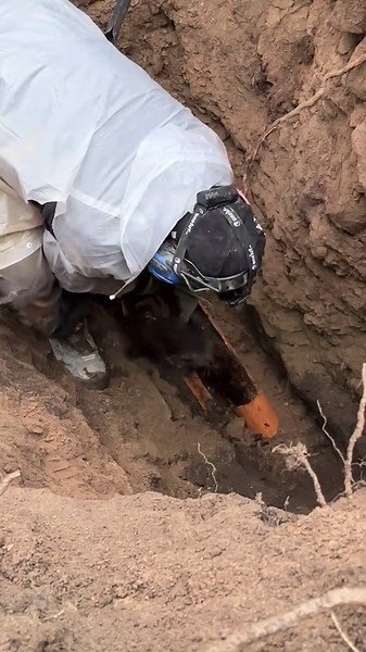 Girls, please pick up your hair after having a shower , so we guys wouldn’t need to dig down 3 m deep to fix the issue 🙏🙏🙏#plumbing #construction #marriage #girls