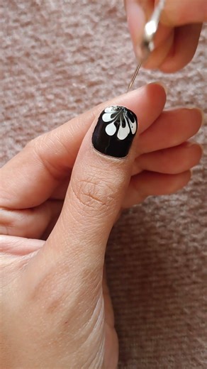 💅 Easy nailart design for short nails #ytshorts #nails #nailart #shorts #nailtutorial